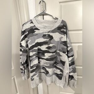 Women’s Large Aerie Camo Gray Pullover Sweater
